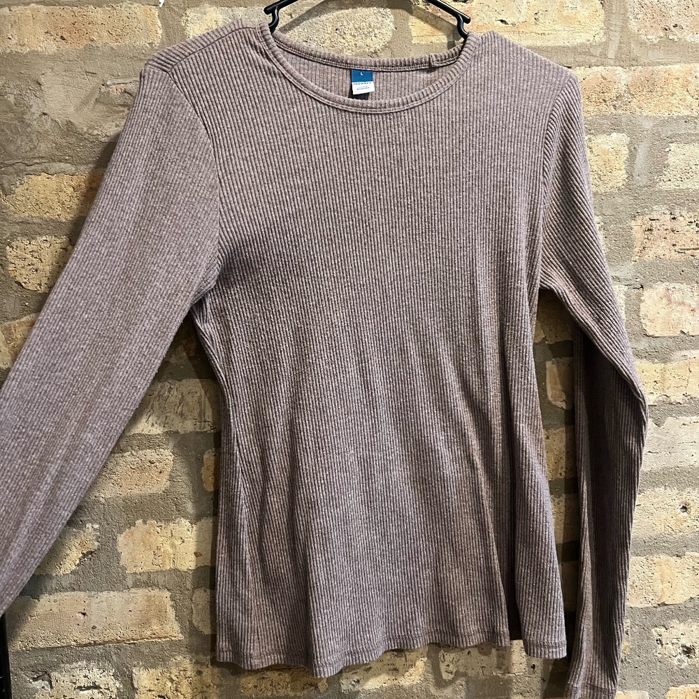 Classic & Comfortable Ribbed Long-Sleeve Tee - Old Navy (Size Large)